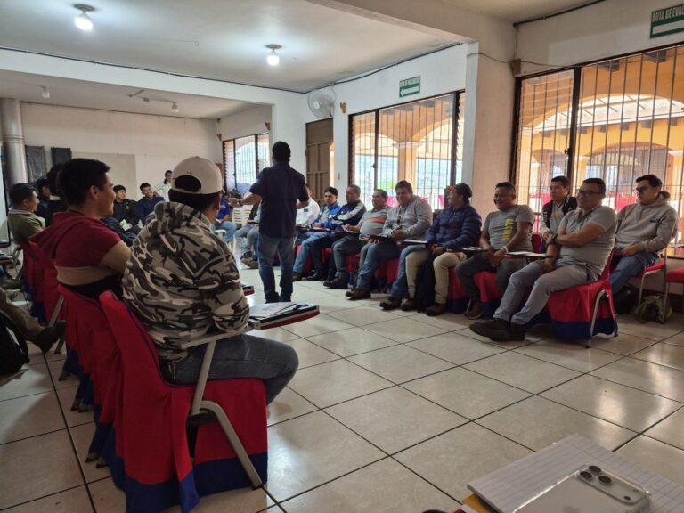 Capacitación a pilotos de transporte de carga