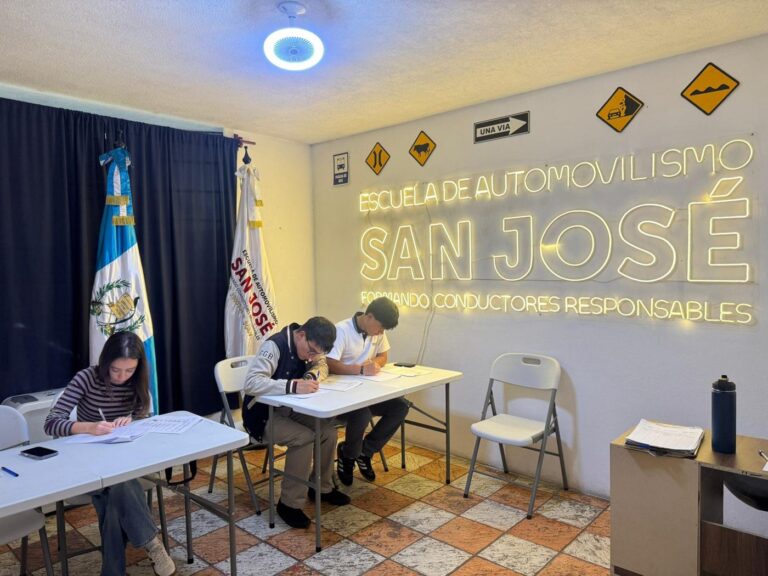 Evaluación teórica en el aula de la escuela