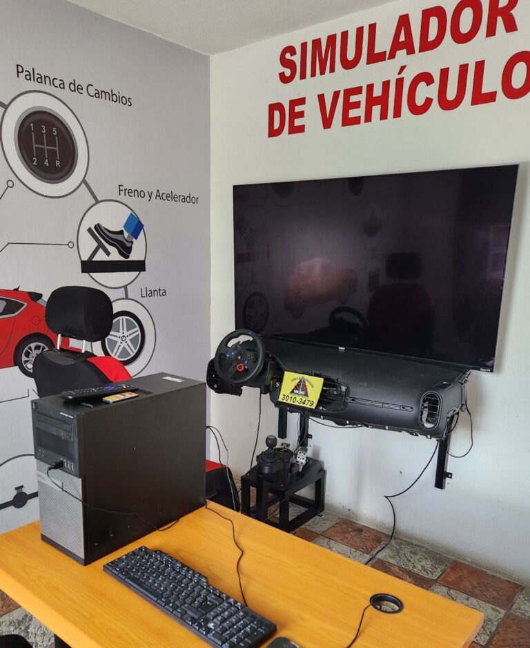 Sala del simulador de vehículo de la escuela